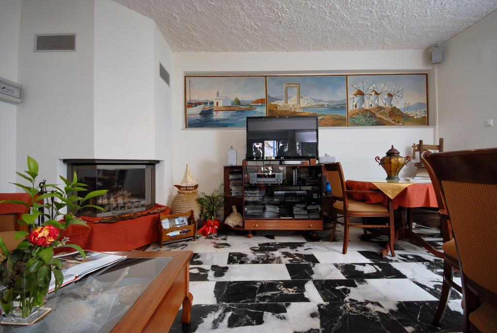 Barbouni Hotel & Studios Naxos City 外观 照片