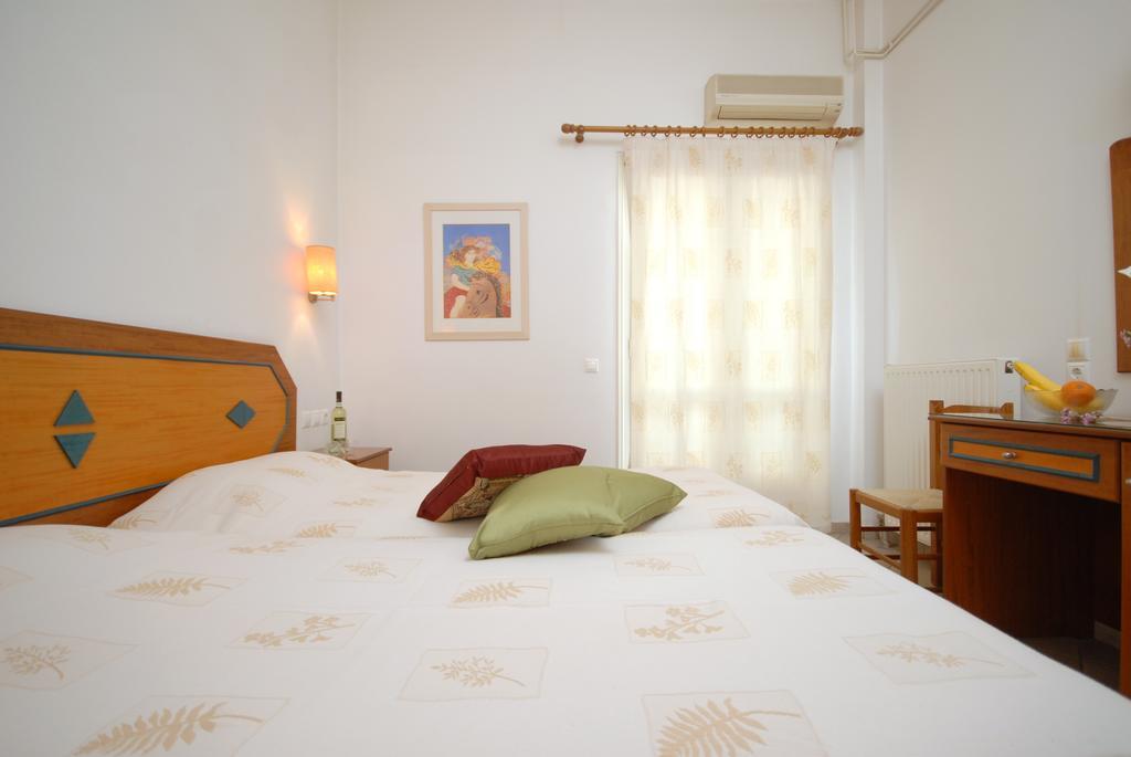 Barbouni Hotel & Studios Naxos City 外观 照片