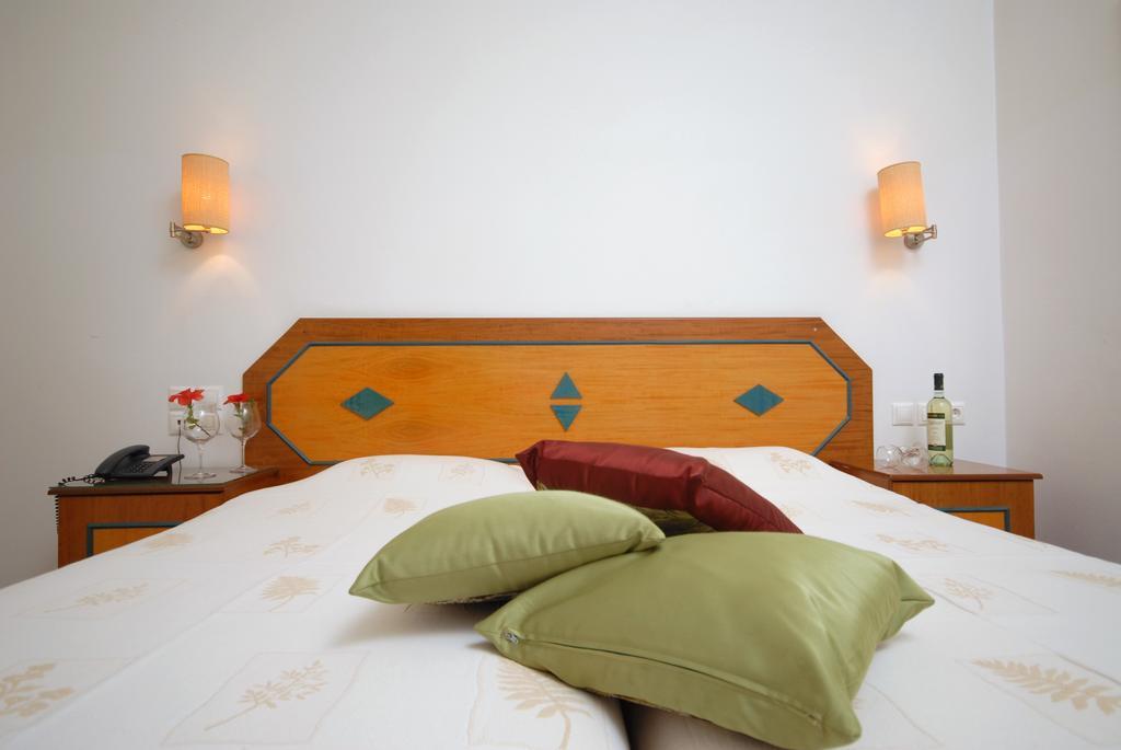 Barbouni Hotel & Studios Naxos City 客房 照片