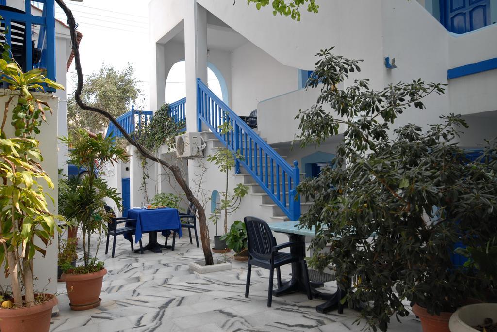 Barbouni Hotel & Studios Naxos City 外观 照片